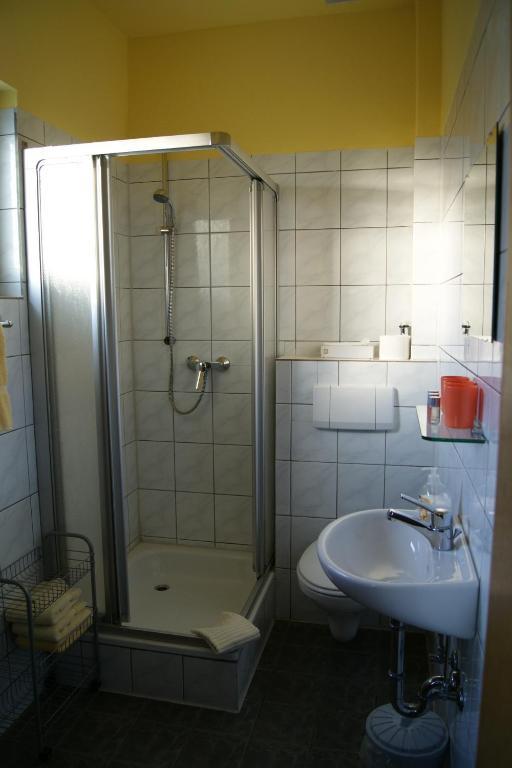 Gasthof & Pension Palmenhof Leegebruch Room photo